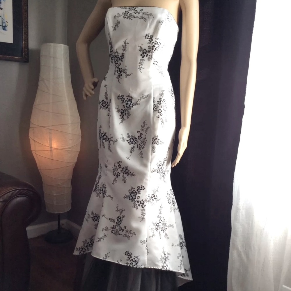 Black & White Ballgown - Floral print
